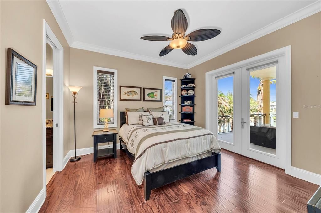 For Sale: $3,899,500 (4 beds, 4 baths, 3582 Square Feet)