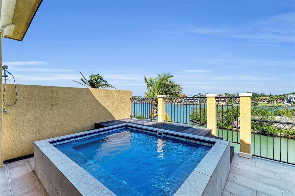 For Sale: $3,899,500 (4 beds, 4 baths, 3582 Square Feet)