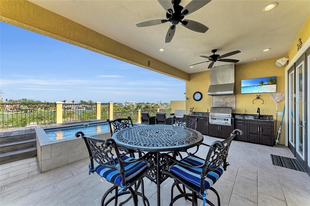 For Sale: $3,899,500 (4 beds, 4 baths, 3582 Square Feet)