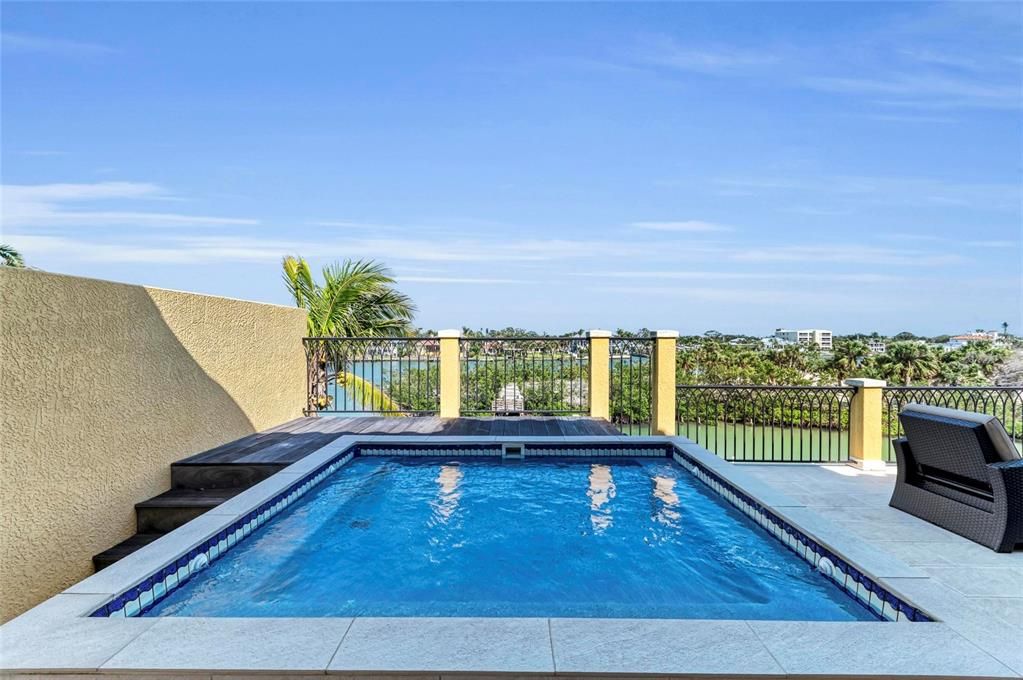 For Sale: $3,899,500 (4 beds, 4 baths, 3582 Square Feet)