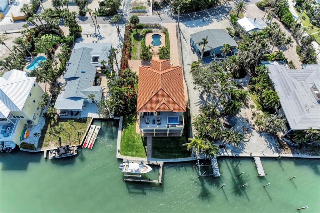 For Sale: $3,899,500 (4 beds, 4 baths, 3582 Square Feet)