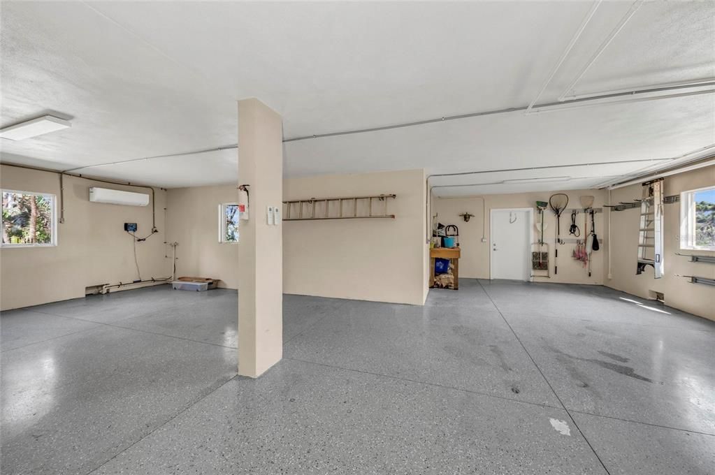 For Sale: $3,899,500 (4 beds, 4 baths, 3582 Square Feet)