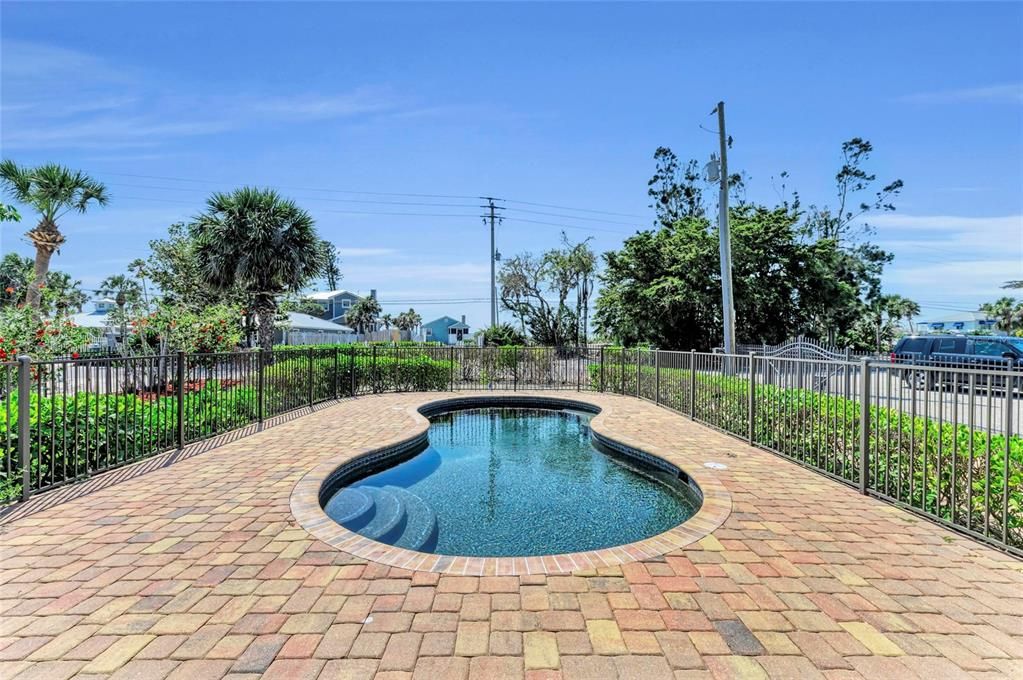 For Sale: $3,899,500 (4 beds, 4 baths, 3582 Square Feet)