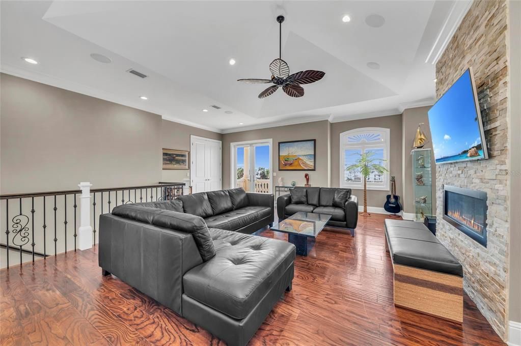 For Sale: $3,899,500 (4 beds, 4 baths, 3582 Square Feet)