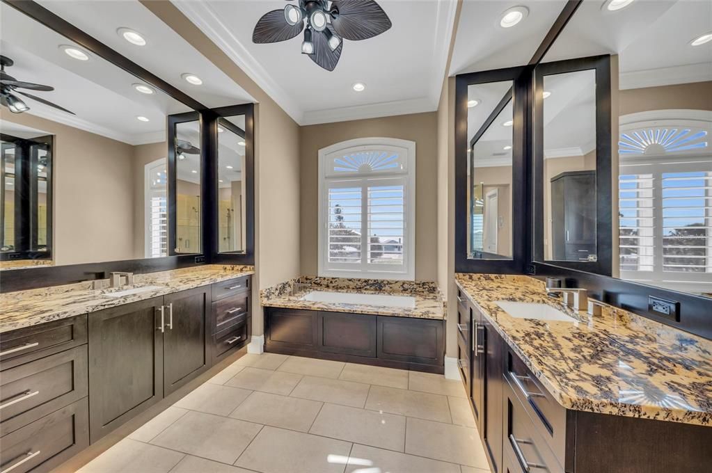 For Sale: $3,899,500 (4 beds, 4 baths, 3582 Square Feet)