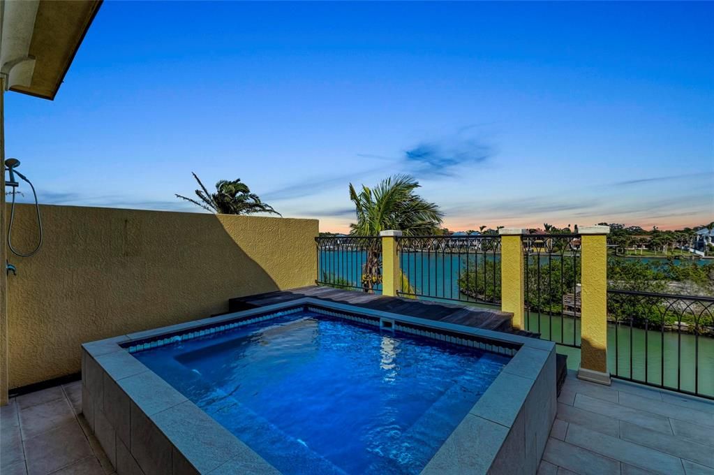 For Sale: $3,899,500 (4 beds, 4 baths, 3582 Square Feet)