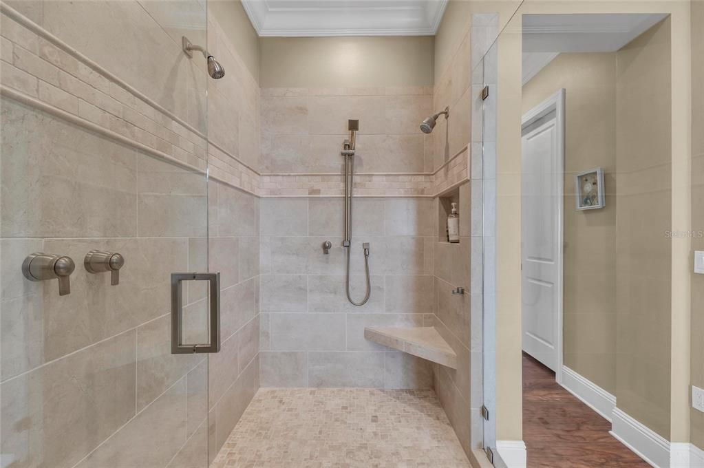 For Sale: $3,899,500 (4 beds, 4 baths, 3582 Square Feet)