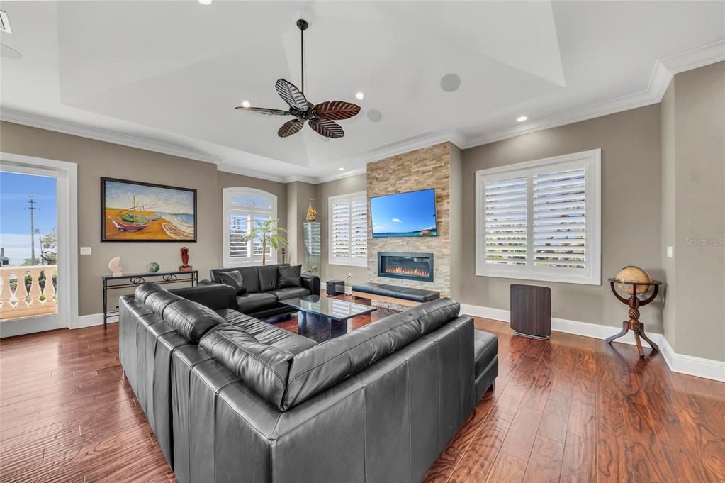 For Sale: $3,899,500 (4 beds, 4 baths, 3582 Square Feet)