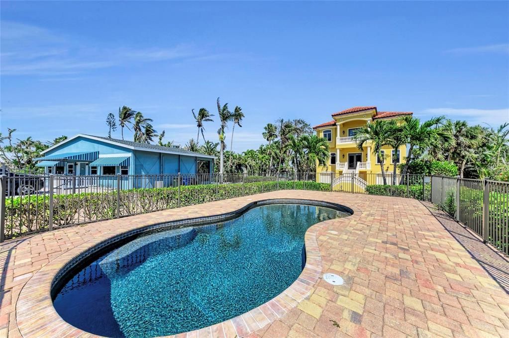 For Sale: $3,899,500 (4 beds, 4 baths, 3582 Square Feet)