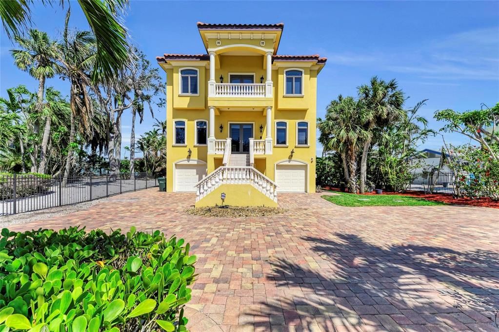 For Sale: $3,899,500 (4 beds, 4 baths, 3582 Square Feet)