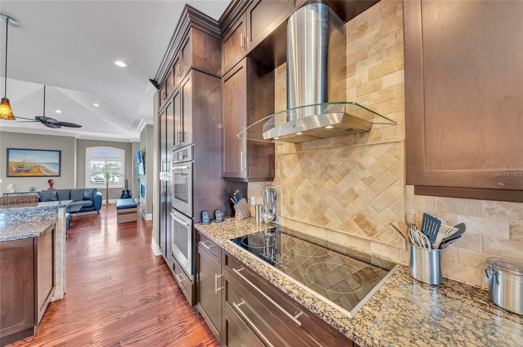 For Sale: $3,899,500 (4 beds, 4 baths, 3582 Square Feet)