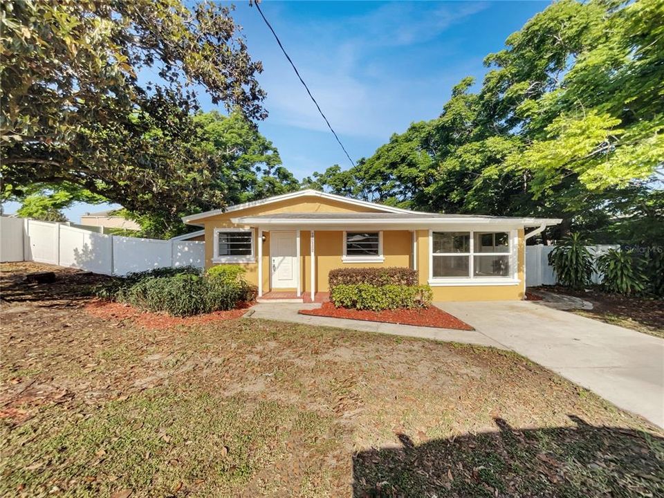 Recently Sold: $240,000 (3 beds, 2 baths, 1246 Square Feet)