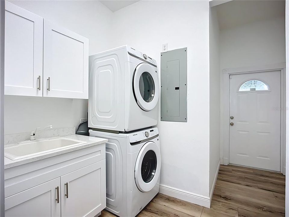 For Sale: $4,300,000 (6 beds, 0 baths, 1916 Square Feet)