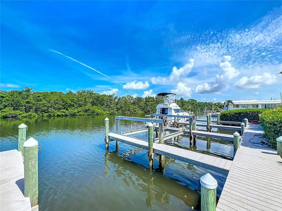 For Sale: $4,300,000 (6 beds, 0 baths, 1916 Square Feet)