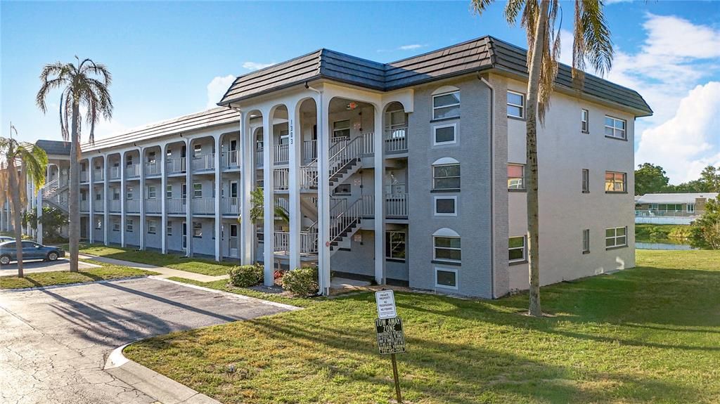 Recently Sold: $124,998 (2 beds, 2 baths, 965 Square Feet)