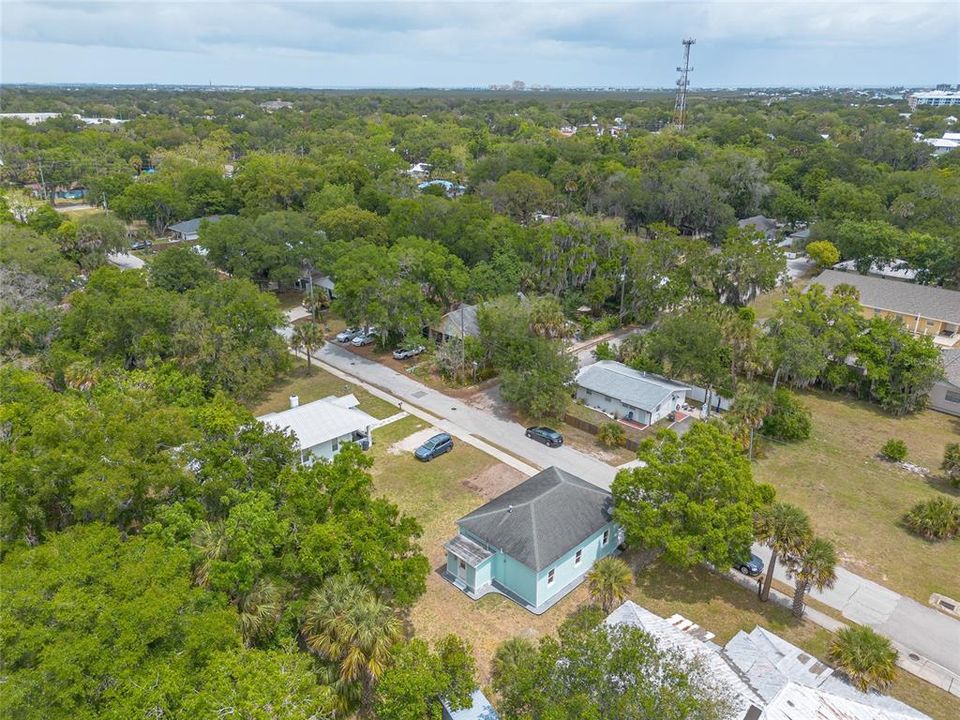 For Sale: $339,000 (0 beds, 0 baths, 952 Square Feet)