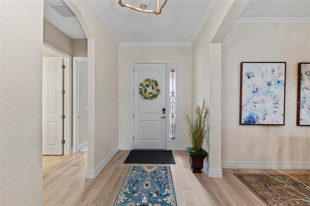 Под контрактом: $855,000 (4 спален, 2 ванн, 2245 Квадратных фут)