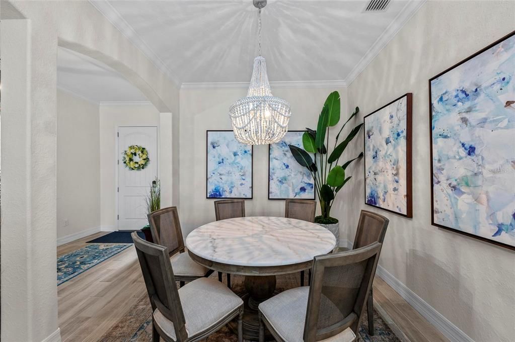 Под контрактом: $855,000 (4 спален, 2 ванн, 2245 Квадратных фут)