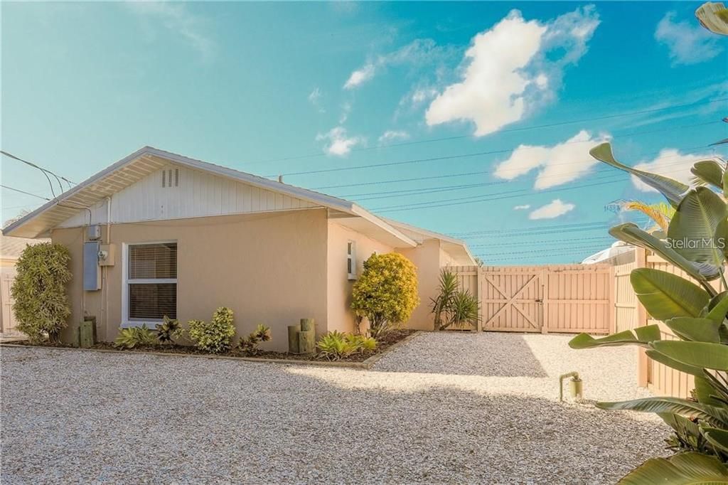 Recientemente alquilado: $2,300 (2 camas, 2 baños, 1212 Pies cuadrados)