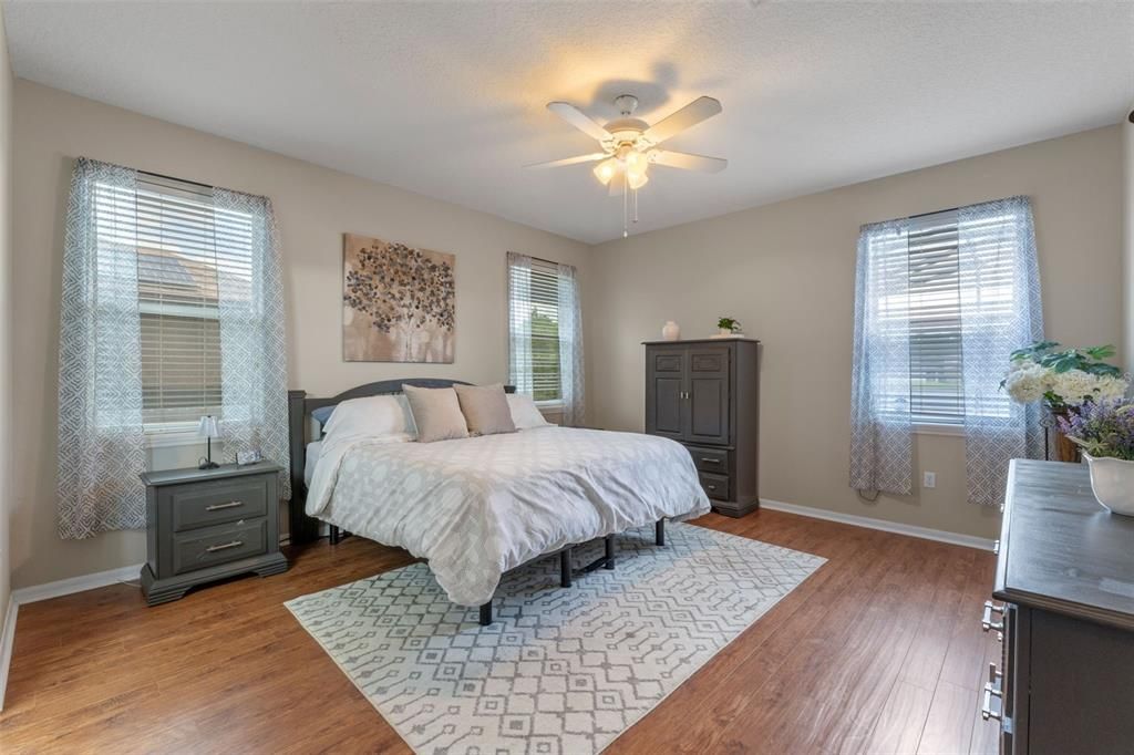 Active With Contract: $620,000 (5 beds, 3 baths, 2717 Square Feet)