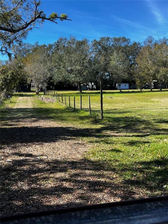 合同活跃: $210,000 (1.04 acres)