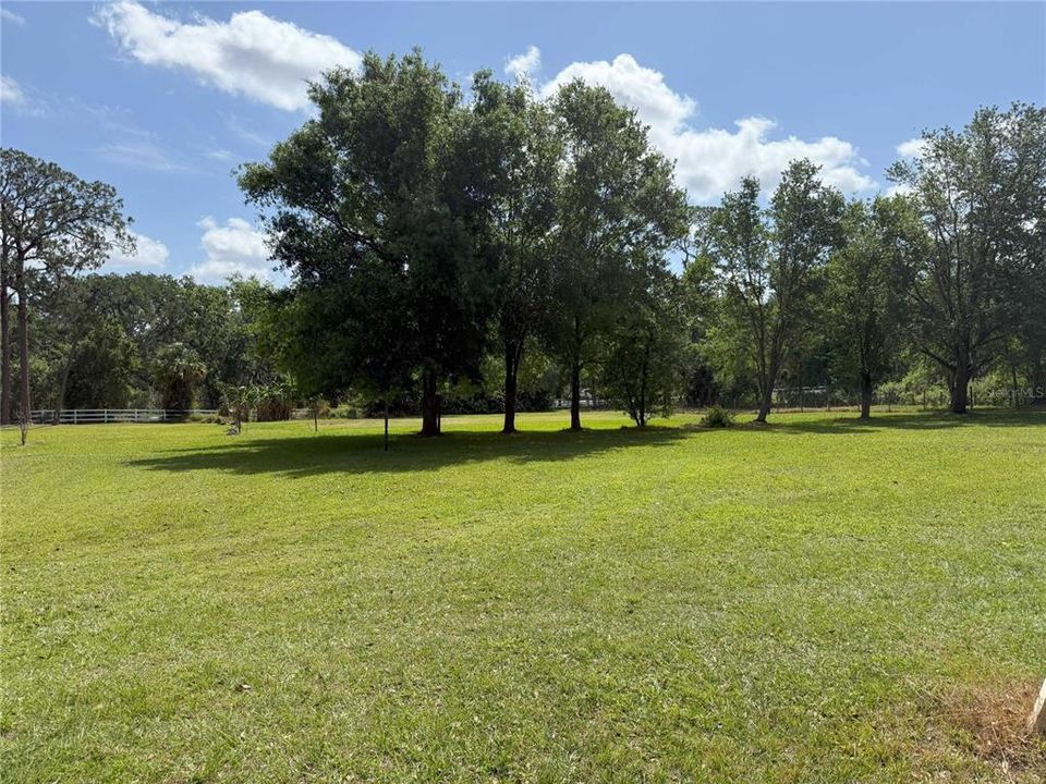 合同活跃: $210,000 (1.04 acres)