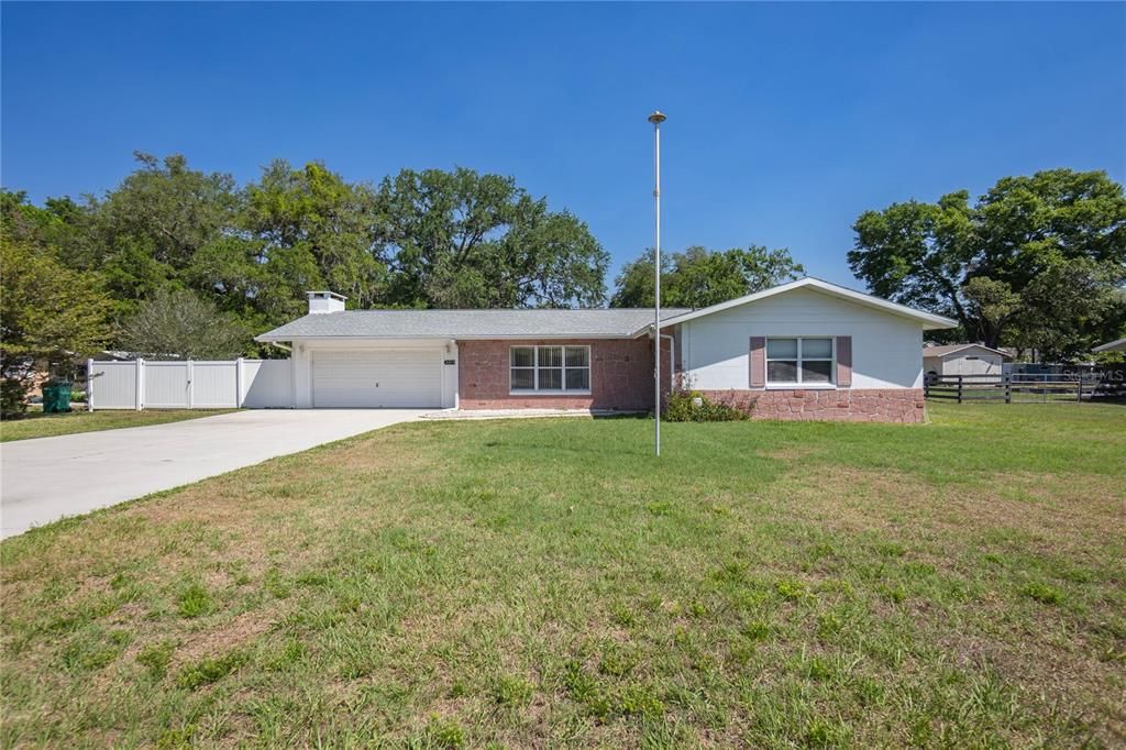 Recently Sold: $339,500 (3 beds, 2 baths, 1458 Square Feet)