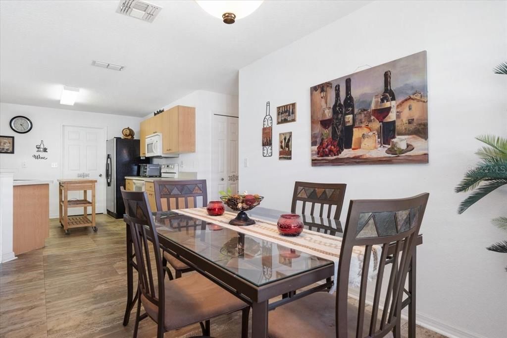 En Venta: $199,000 (2 camas, 2 baños, 1319 Pies cuadrados)