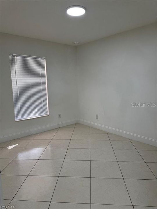 Под контрактом: $320,000 (3 спален, 2 ванн, 1458 Квадратных фут)