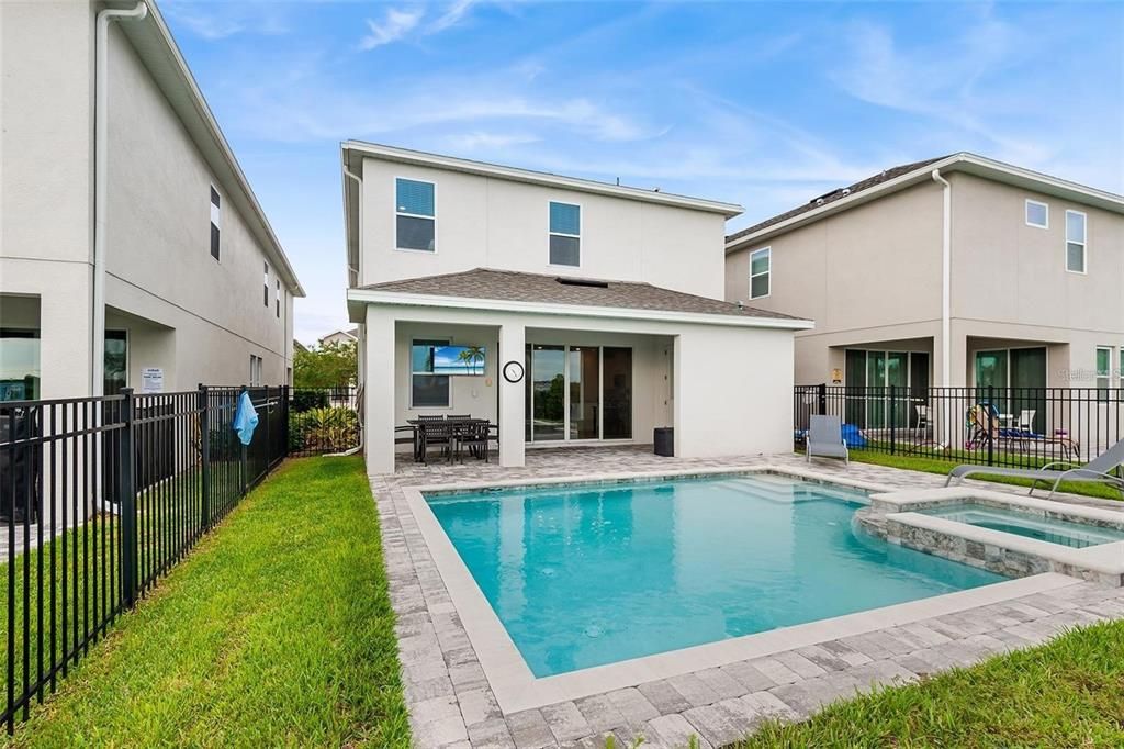 For Sale: $675,000 (5 beds, 4 baths, 2574 Square Feet)