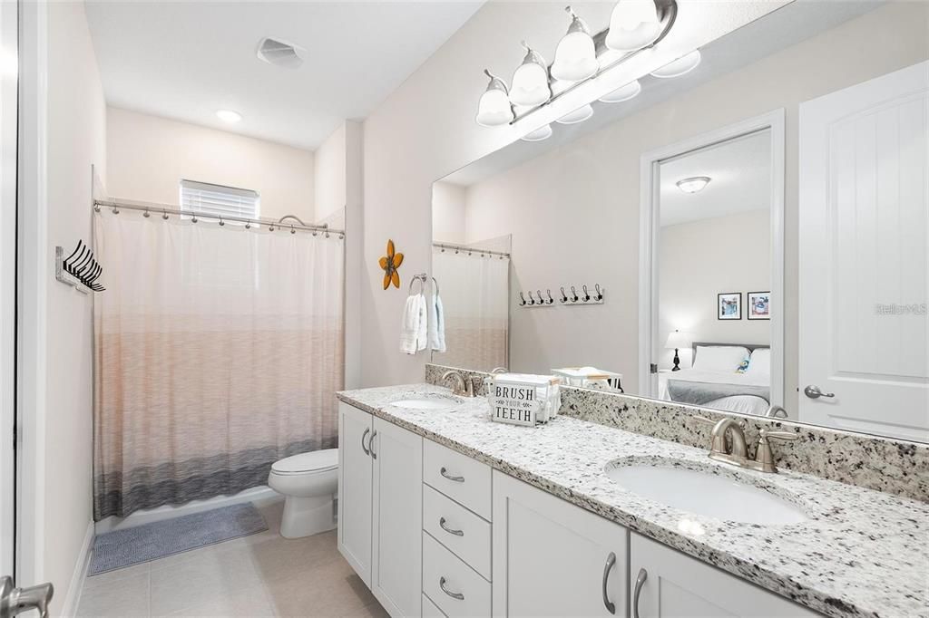 For Sale: $675,000 (5 beds, 4 baths, 2574 Square Feet)