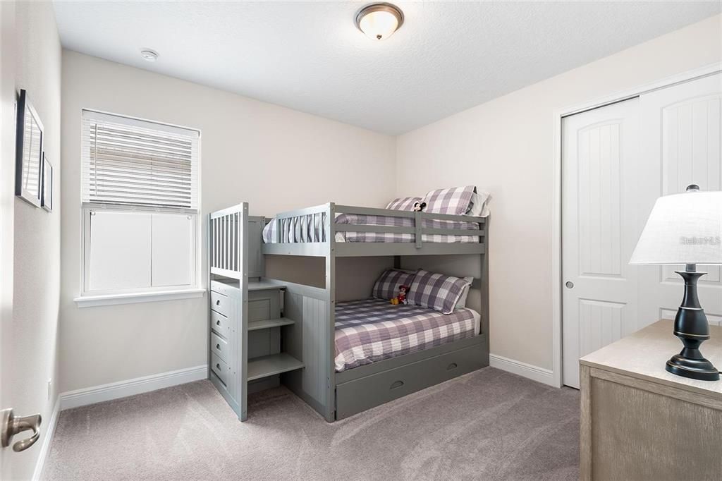 For Sale: $675,000 (5 beds, 4 baths, 2574 Square Feet)