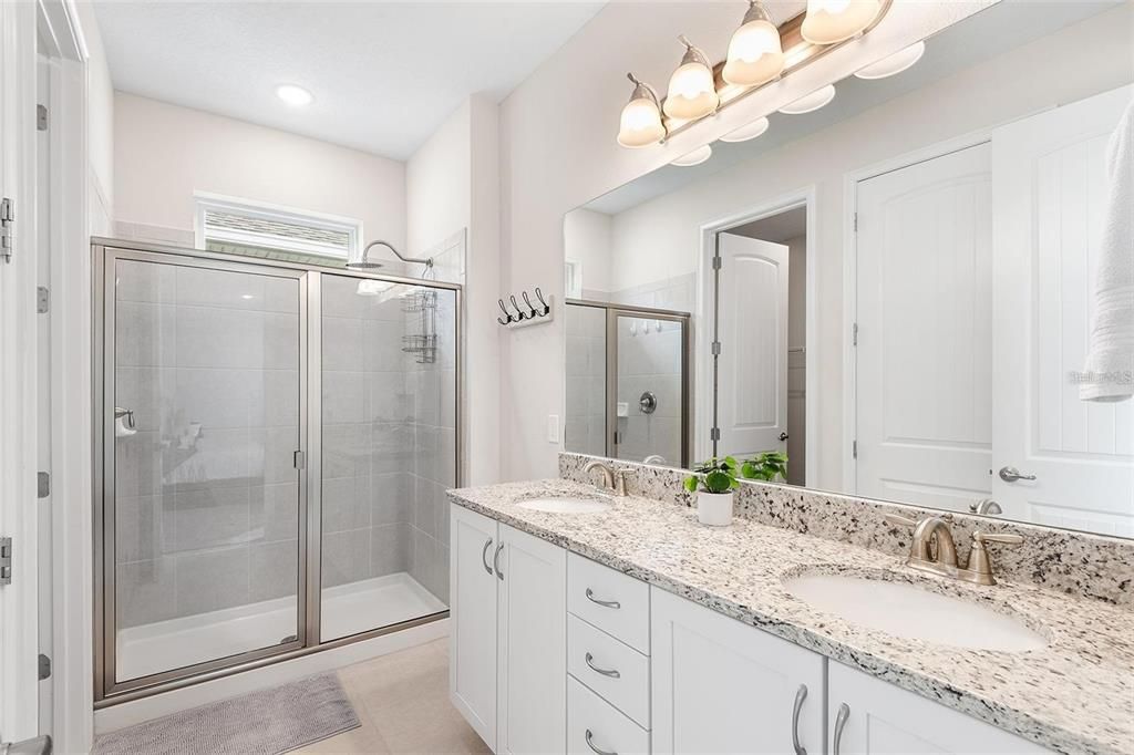 For Sale: $675,000 (5 beds, 4 baths, 2574 Square Feet)