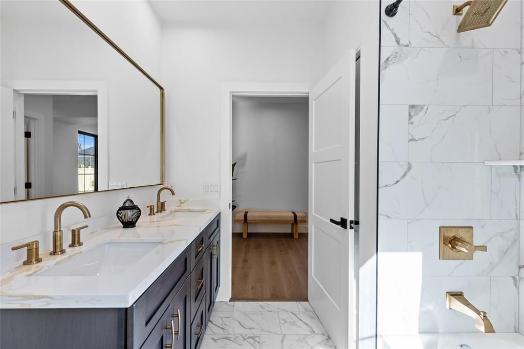 На продажу: $899,900 (5 спален, 3 ванн, 3648 Квадратных фут)