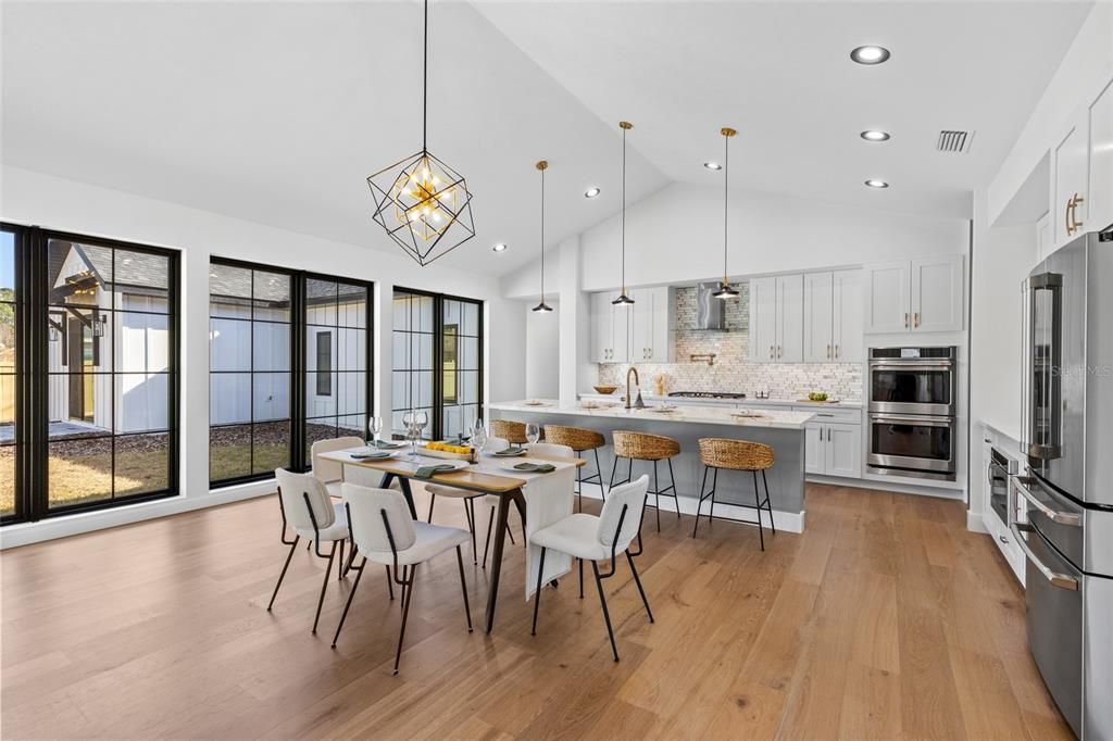 На продажу: $899,900 (5 спален, 3 ванн, 3648 Квадратных фут)