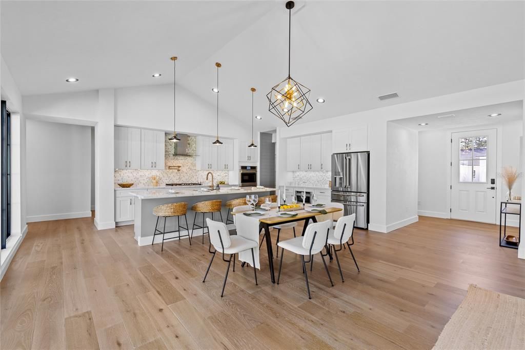 На продажу: $899,900 (5 спален, 3 ванн, 3648 Квадратных фут)