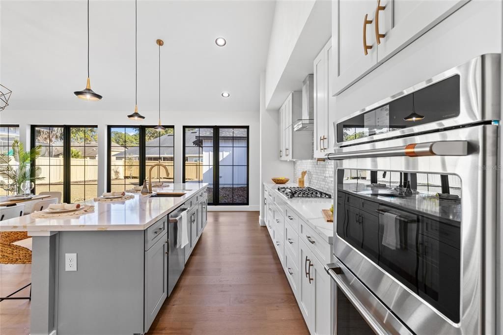 На продажу: $899,900 (5 спален, 3 ванн, 3648 Квадратных фут)