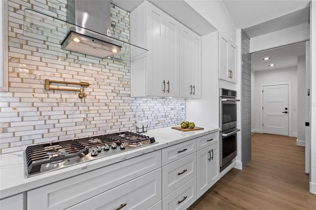 На продажу: $899,900 (5 спален, 3 ванн, 3648 Квадратных фут)