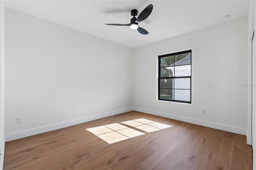 На продажу: $899,900 (5 спален, 3 ванн, 3648 Квадратных фут)