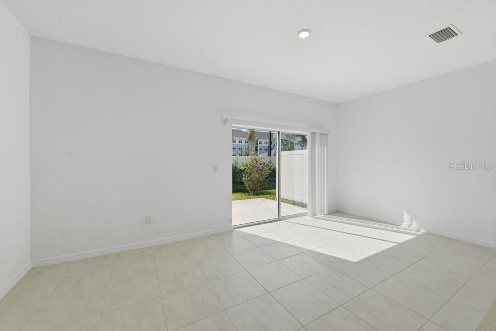 For Sale: $299,000 (3 beds, 2 baths, 1373 Square Feet)