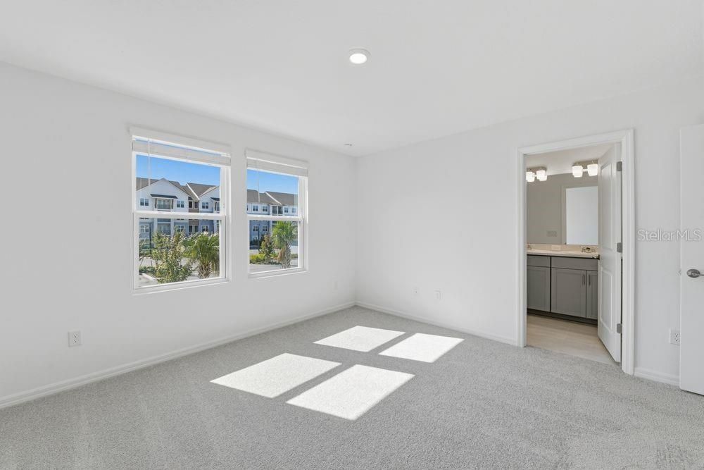 For Sale: $299,000 (3 beds, 2 baths, 1373 Square Feet)