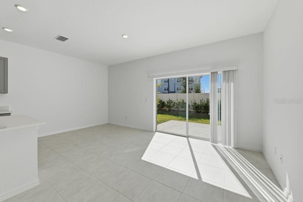 For Sale: $299,000 (3 beds, 2 baths, 1373 Square Feet)