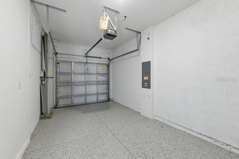 For Sale: $299,000 (3 beds, 2 baths, 1373 Square Feet)