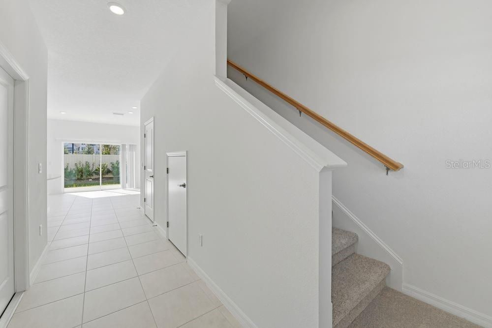 For Sale: $299,000 (3 beds, 2 baths, 1373 Square Feet)