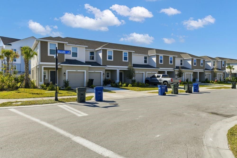 For Sale: $299,000 (3 beds, 2 baths, 1373 Square Feet)