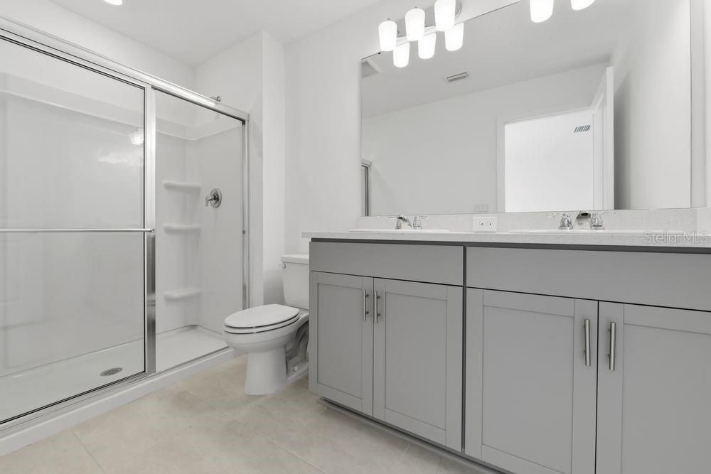 For Sale: $299,000 (3 beds, 2 baths, 1373 Square Feet)