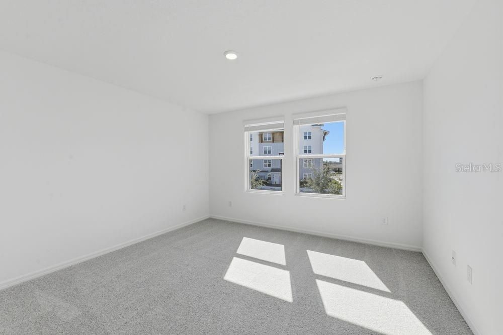 For Sale: $299,000 (3 beds, 2 baths, 1373 Square Feet)