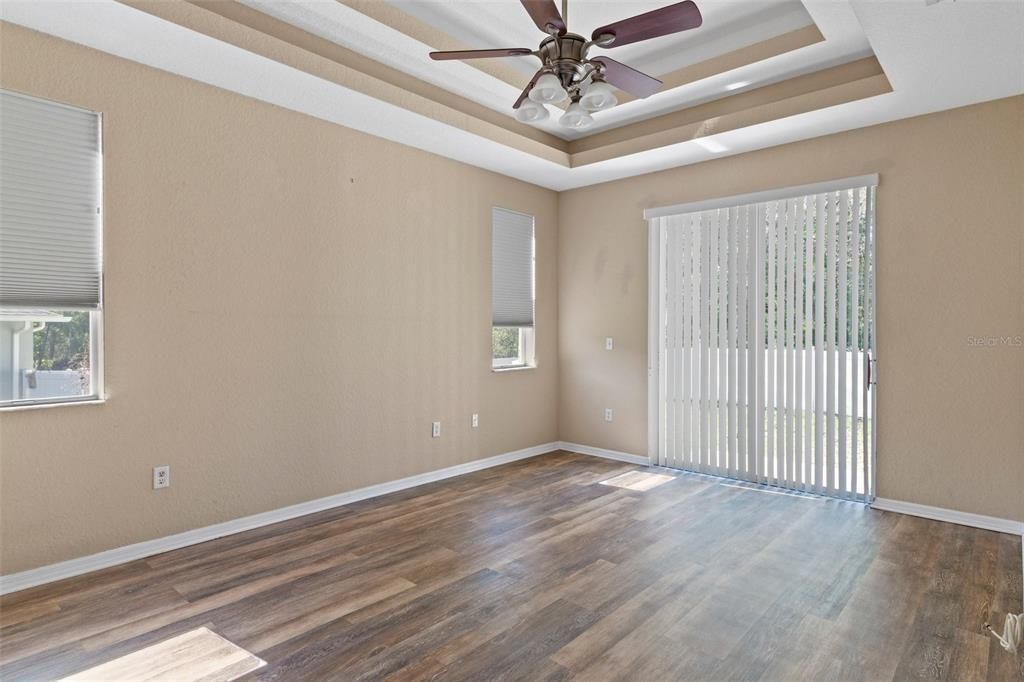 Active With Contract: $290,000 (3 beds, 2 baths, 2070 Square Feet)