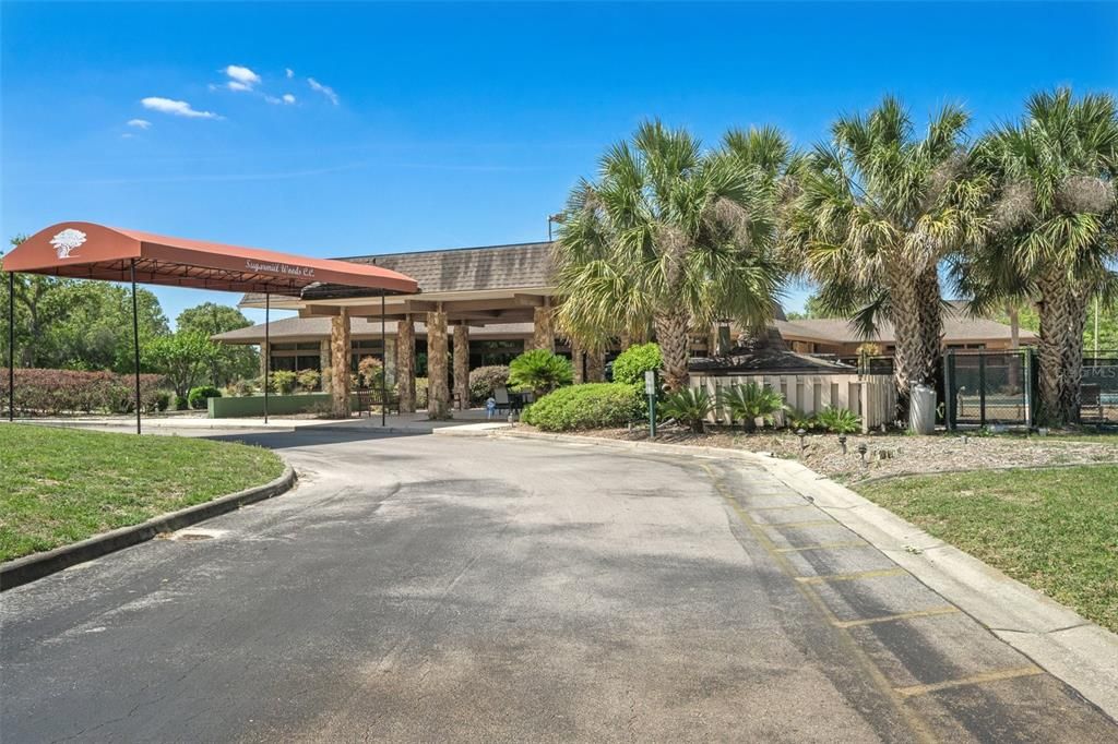 Active With Contract: $290,000 (3 beds, 2 baths, 2070 Square Feet)