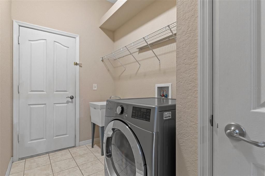 Active With Contract: $290,000 (3 beds, 2 baths, 2070 Square Feet)